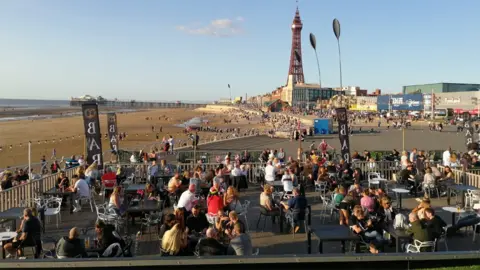 Gareth Barlow Crowds in Blackpool