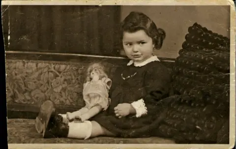 Centropa A family photo