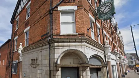 A google street view of Weybridge Hall on Church Street in Weybridge.
