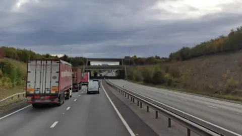 Google A34 crosses under the M4 at Chieveley