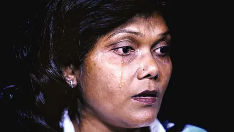 Bhoomi Sinhaa crying