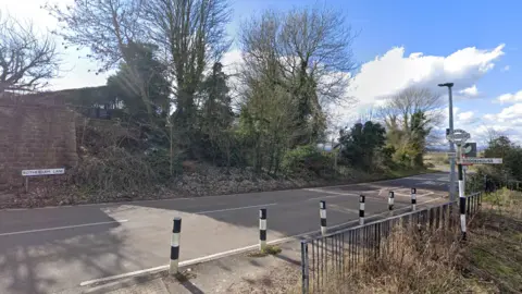 Google Rotherham Lane at Laughton-en-le-Morthen