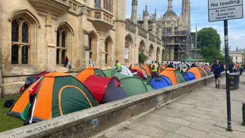 Gaza protests: Oxford and Cambridge university students set up camps