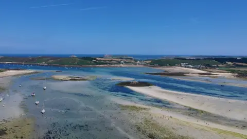 Gareth Tibbs Low tide between Bryher and Tresco