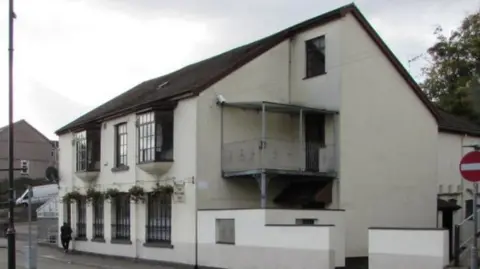 Jaggery/ Geograph The Welcome Inn, Tonypandy