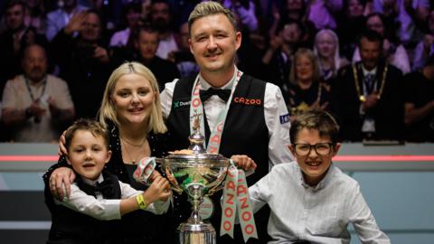 Kyren Wilson with his family
