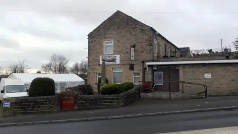 Habiloid / Geograph Image of a working men's club