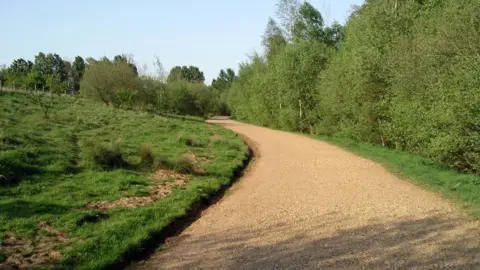 Warwick District Council A path