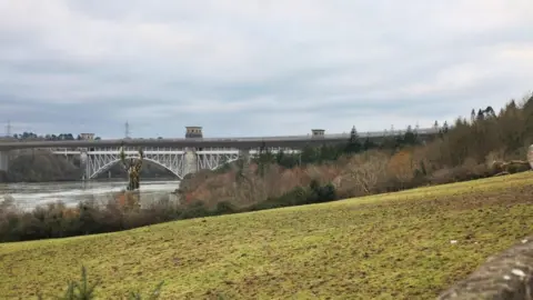 Benji Poulton A view of how the bridge would look from the layby on the A5