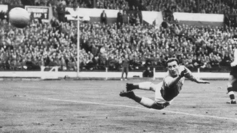 Getty Images Harry gregg playing for northern Ireland