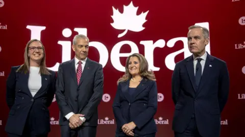 Getty Images Candidatos da esquerda para a direita: Karina Gould, Frank Baylis, Chrystia Freeland e Mark Carney