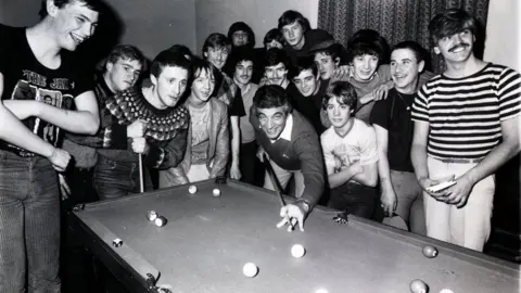 Getty Images Frankie Vaughan with boys at Lochfield Community Centre in Easterhouse playing pool in 1968
