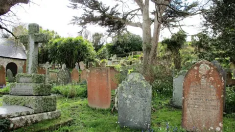 Lindsay Sandford Churchyard