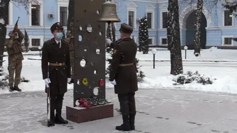 Ukrainian Ministry of Defence Soldiers take part in a commemoration ceremony in Kyiv