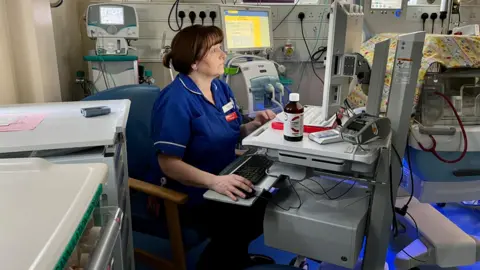 Nikki Fox/BBC The nurse in charge in the neonatal care unit at Milton Keynes Hospital 