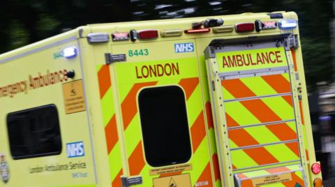 London ambulance (file photo)