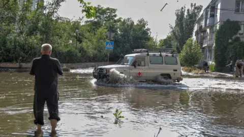 Reuters Red Cross in Kherson