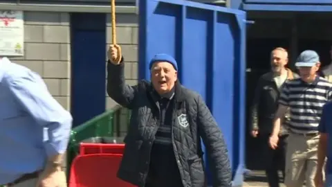 Cardiff fan waving a flag