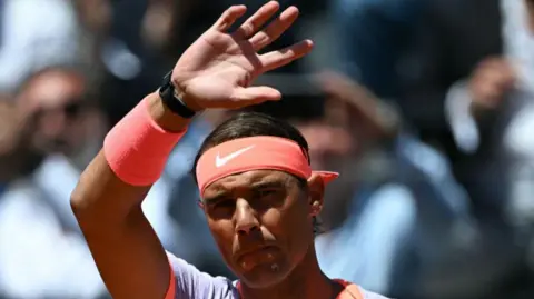 Rafael Nadal bids farewell to the crowd in Rome