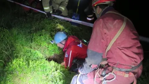 South and Mid Wales Cave Rescue Team The rescue