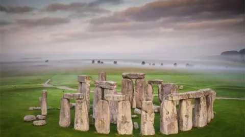 Reuters Stonehenge