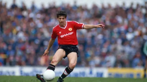Getty Images 04 May 1987, London, Football League Division One, Tottenham Hotspur v Manchester United, Colin Gibson of Manchester United.