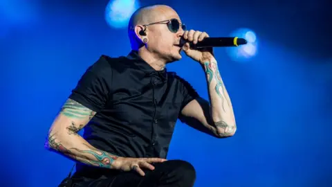 Getty Images Penyanyi dan pentolan Linkin Park Chester Bennington saat konser di iDays Festival 2017 di Autodromo Nazionale di Monza. Monza, Italia. 17 Juni 2017