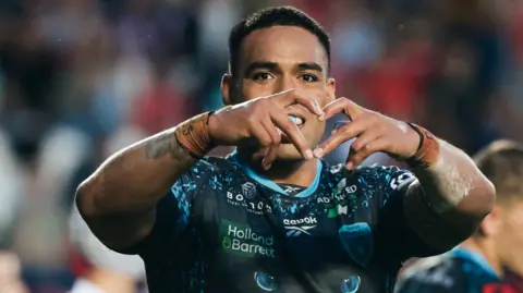 Leigh's Joe Ofahengaue