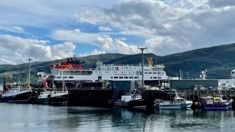 MV Hebrides in Ullapool