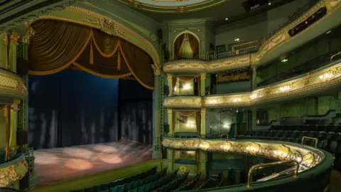 Martine Hamilton Knight Nottingham's Theatre Royal