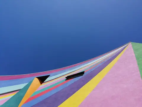 Jan Sonenthal Colourful building