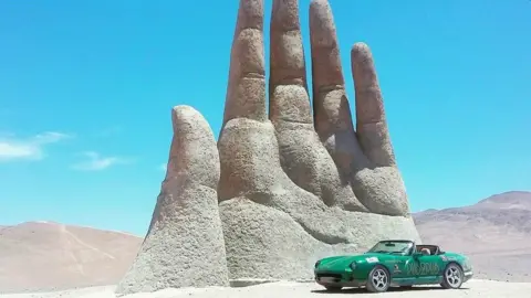 Ben Coombs Giant hand in Atacama desert, Chile