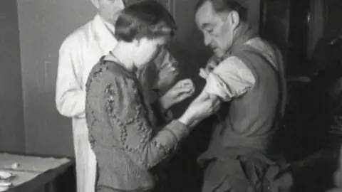 Man is vaccinated in 1950