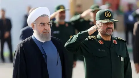 Anadolu Agency Iranian President Hassan Rouhani and IRGC commander Mohamad Ali Jafari (15 September 2015)