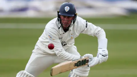 Wayne Madsen batting for Gloucestershire