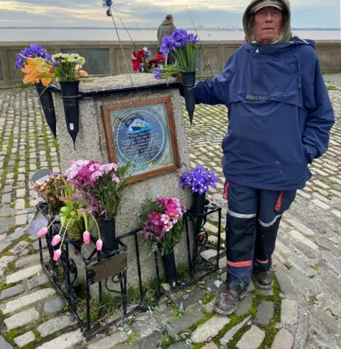 Trawlermen's memorial