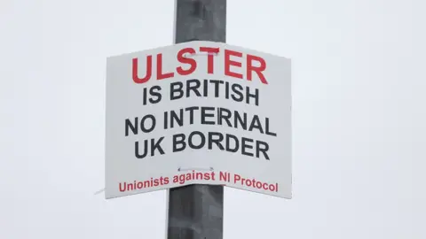 PACEMAKER SIGN SAYS ULSTER IS BRITISH NO INTERNAL BORDER IN UK