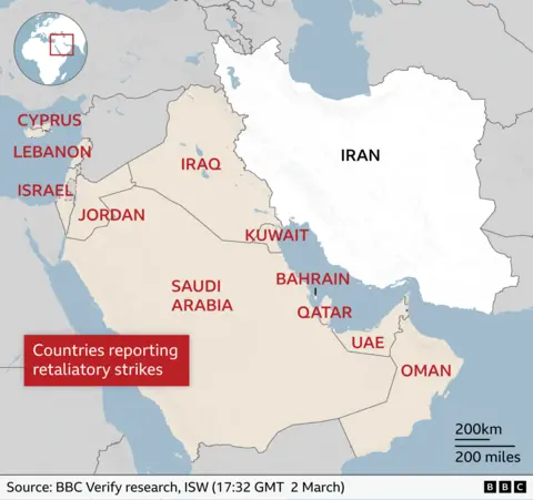 Un mapa de la BBC muestra los países que rodean a Irán.