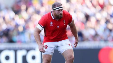 Prop Henry Thomas in action for Wales