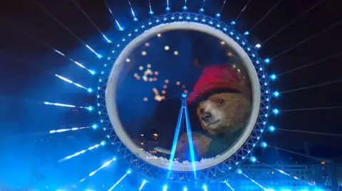 Video of Paddington Bear projected onto London Eye