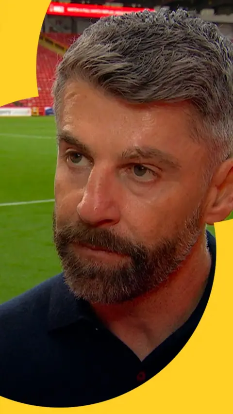 Aberdeen manager Stephen Robinson