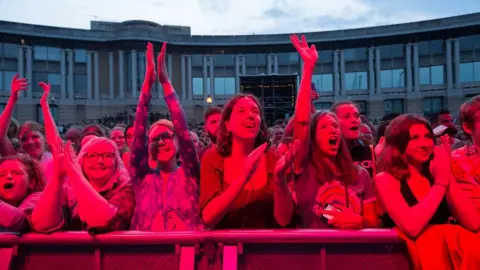 Simon Chapman Fans at Bristol Sounds concert