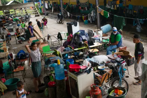 Encarni Pindado A school in San Pedro Sula has been turned into a shelter