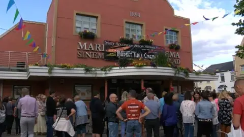 Crowds outside The Market Hall Cinema in Brynmawr