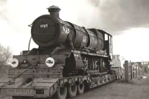 Buckinghamshire Railway Centre 6989 Wightwick Hall