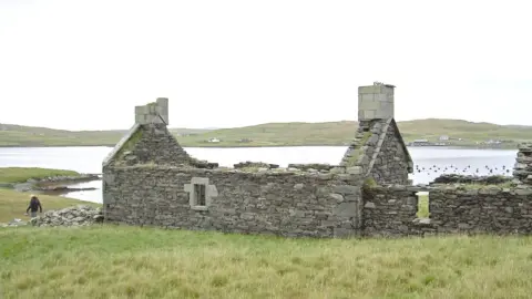 Richard Gibson Architects Shetland Ruined building on Linga