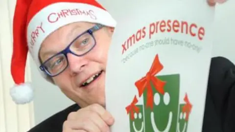 Ian Donaghy/Xmas Presence Ian Donaghy