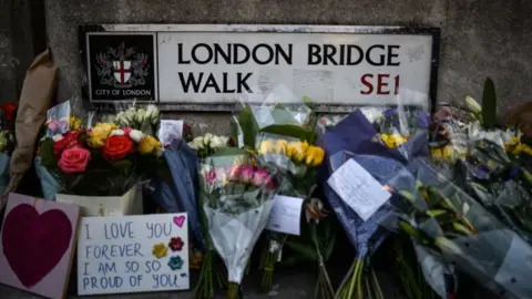 Getty Images Flowers at London Bridge walk
