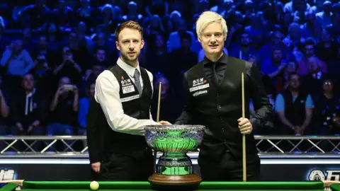 Judd Trump (left) and Neil Robertson
