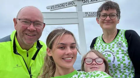 Family photo Iris Hammond, her parents and sister Nancy